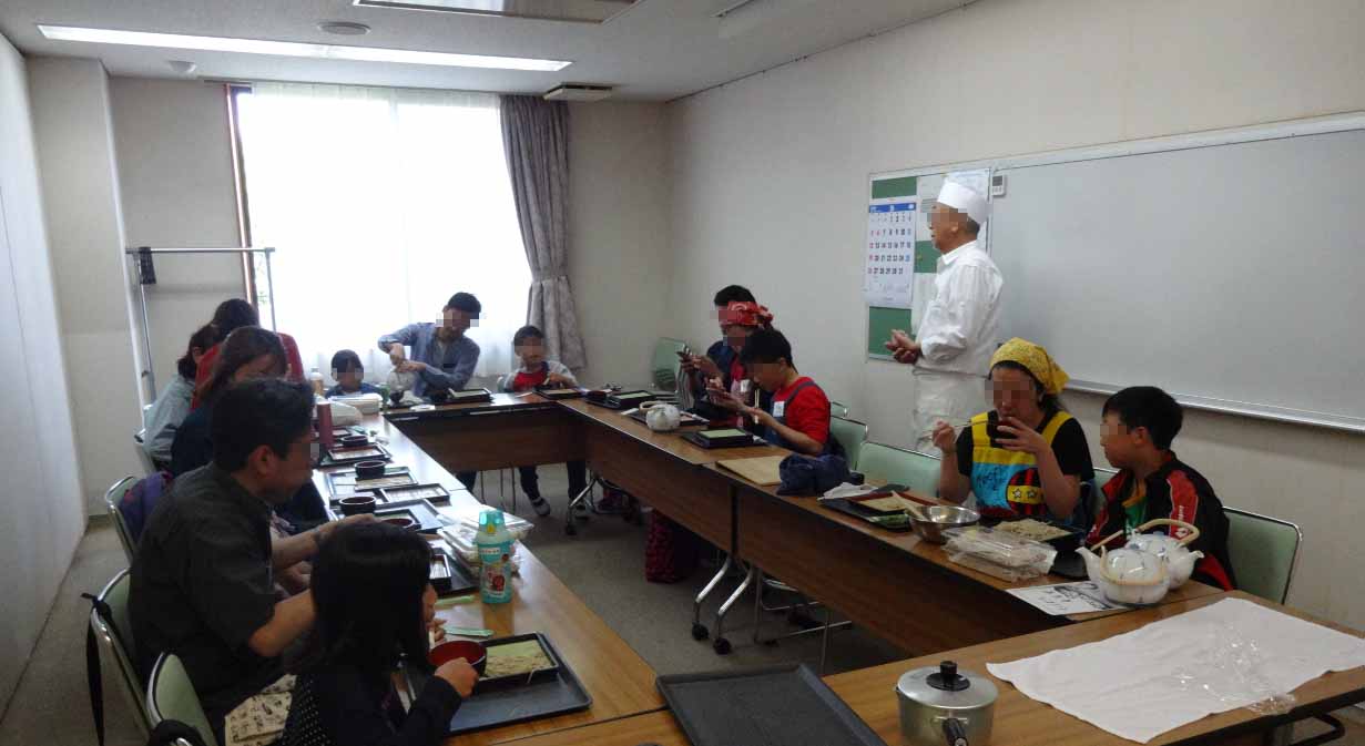 上中里地区センターで親子そば打ち体験を開催しました!