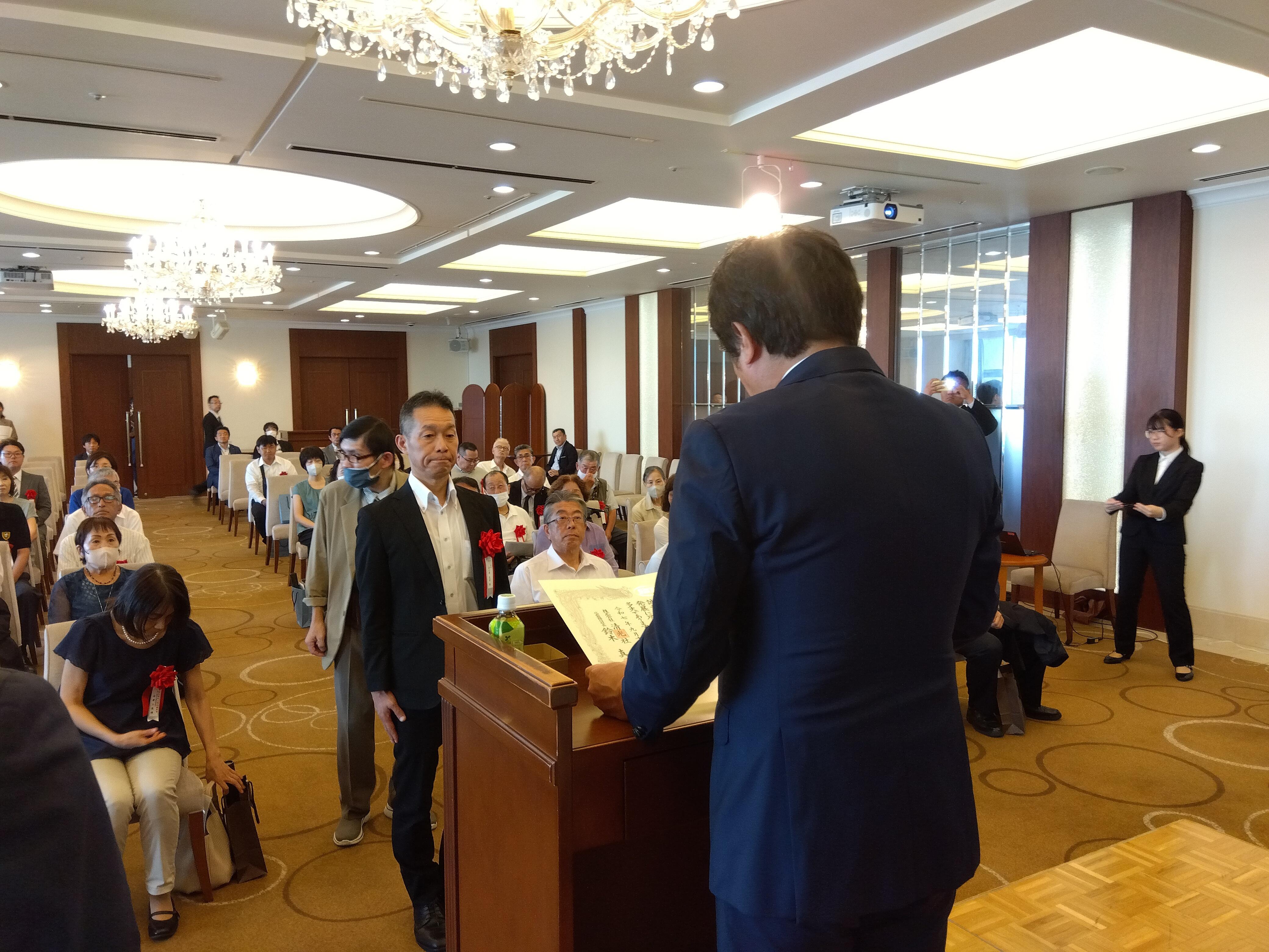 令和7年度永年勤続表彰式が行われました